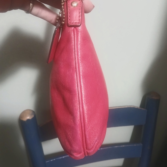 Coach Fuchsia Leather Shoulder Bag Vintage - Picture 4 of 12